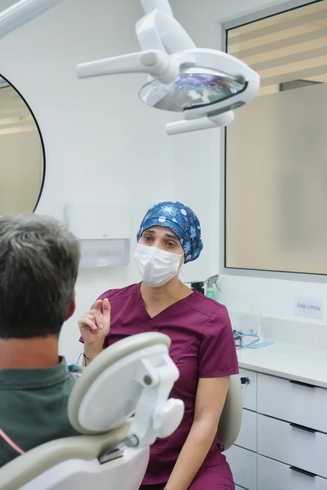 Ambiente cálido y profesional Dentts